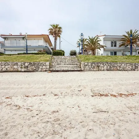 Sea Side Valentina Hanióti