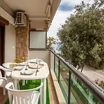Sea Side Valentina Hanioti