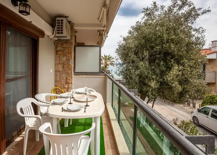 Sea Side Valentina Hanioti