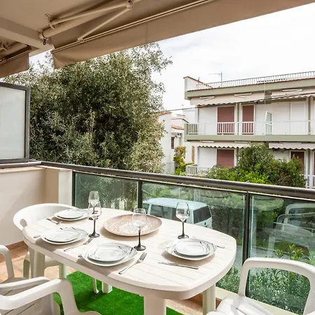 Sea Side Valentina *