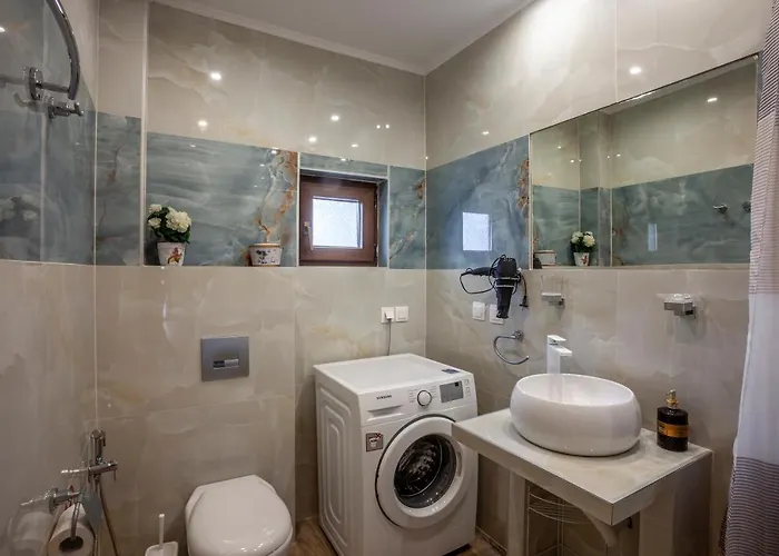 Sea Side Valentina Hanioti