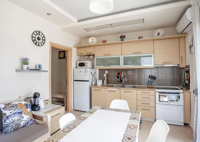 Sea Side Valentina Apartament *